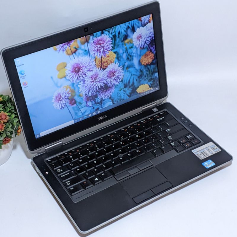 Laptop branded amerika Dell Latitude e6330 - core i7 - ram 16gb - ssd 256gb - windows ori