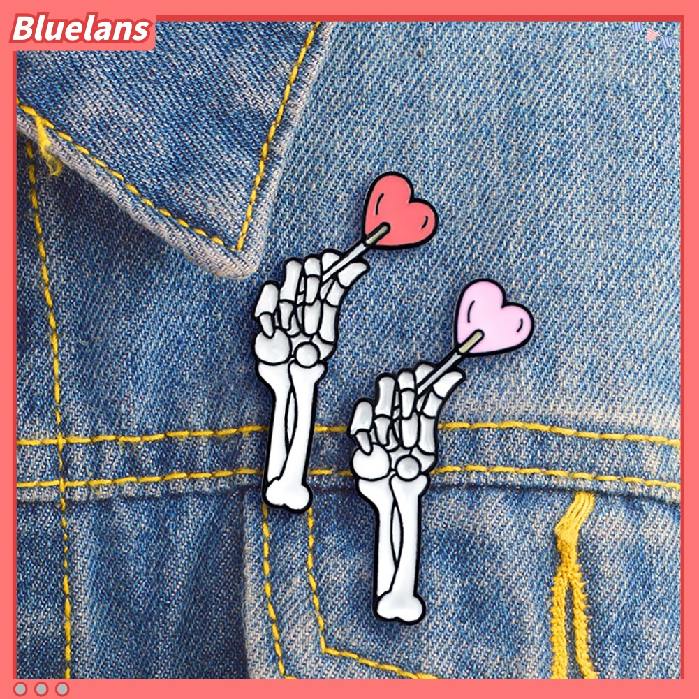 Bros Pin Enamel Bentuk Kerangka Tangan Hati Untuk Dekorasi Halloween