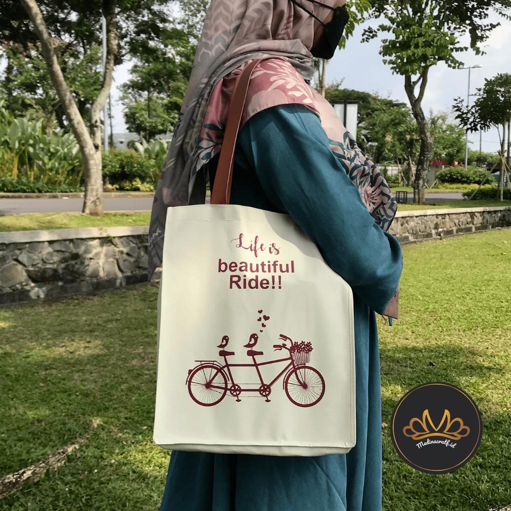 Beeka Tote Bag Souvenir Pernikahan Undangan Ucapan Terima Kasih Wedding Nikah Pertunangan