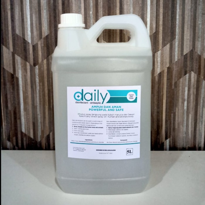 DESINFEKTAN DAILY REGULER PREMIUM DISINFEKTAN ANTISEPTIC 5 LITER (KEMENKES) ANTI VIRUS AMAN UNTUK KULIT - DAILY PREMIUM DESINFEKTAN ANTISEPTIC 5 LITER (KEMENKES) [ORIGINAL]