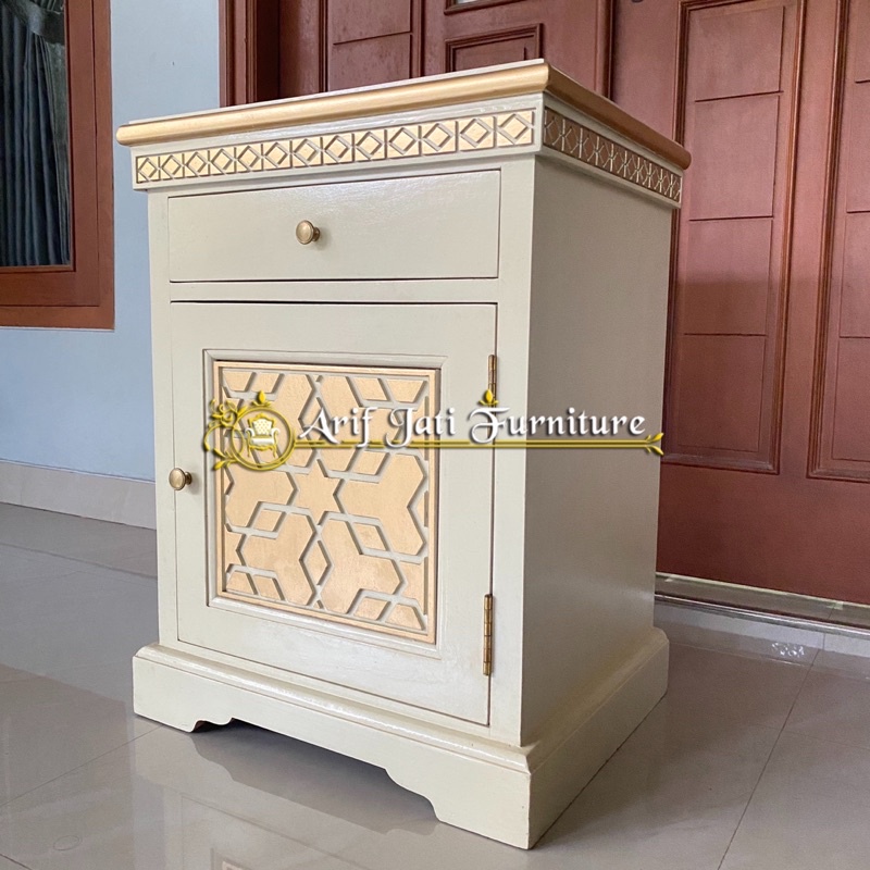 Nakas / Bedside Model Ukiran Uzbek Kayu Mahoni