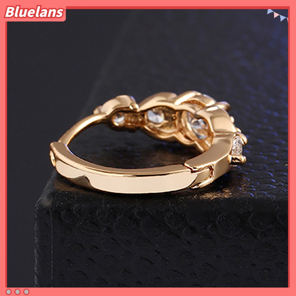 Anting Klip Lapis Emas Bentuk Hati Aksen Berlian Imitasi Untuk Wanita