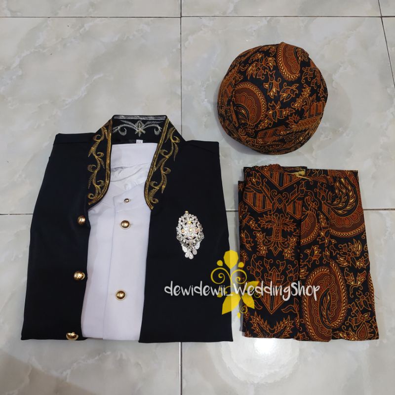 [Full Set + Aksesoris] Baju Prewedding / Baju Adat / Basahan Motif Semen Romo