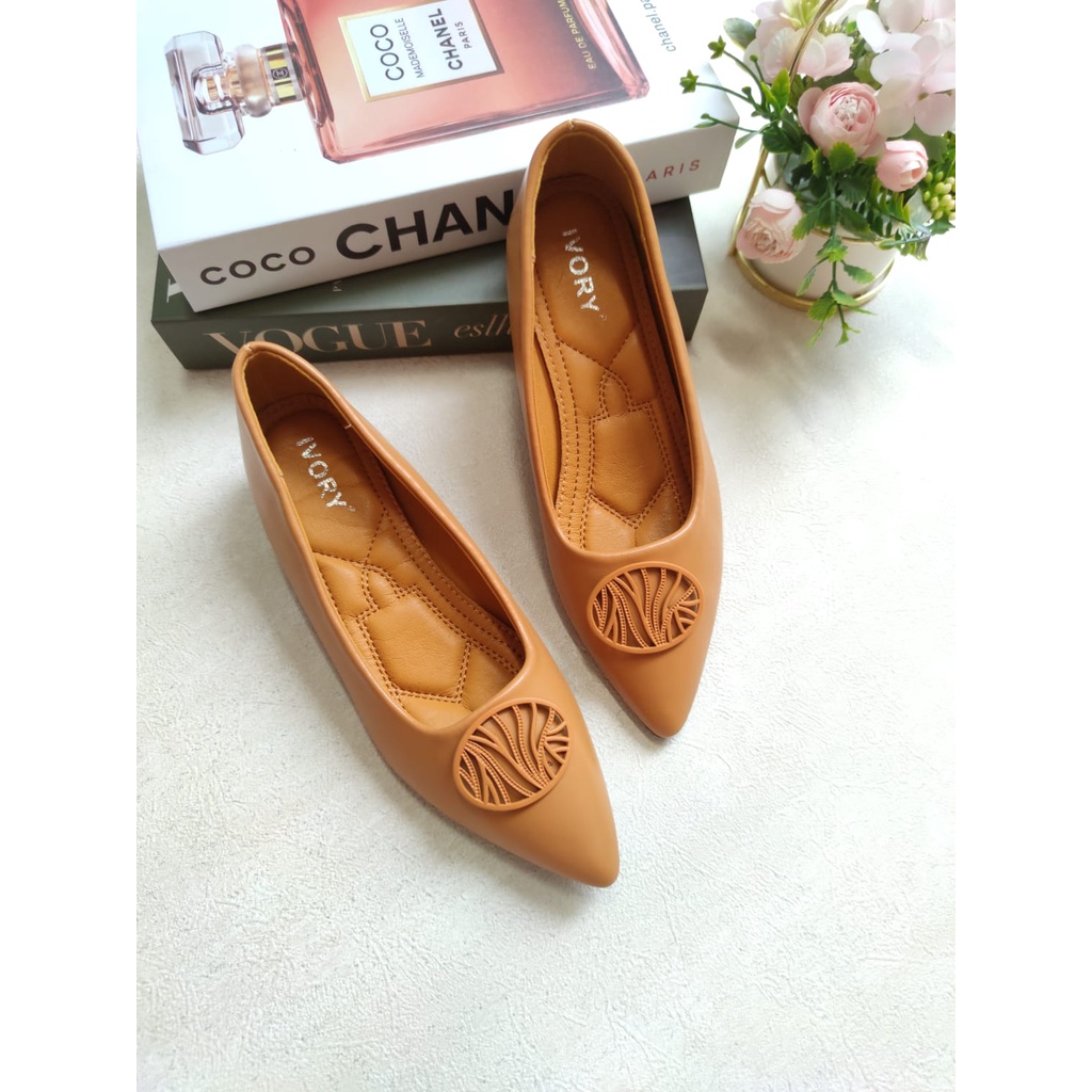 IVORY Sepatu Wanita Hak 2cm Kerja Import 328-SP56