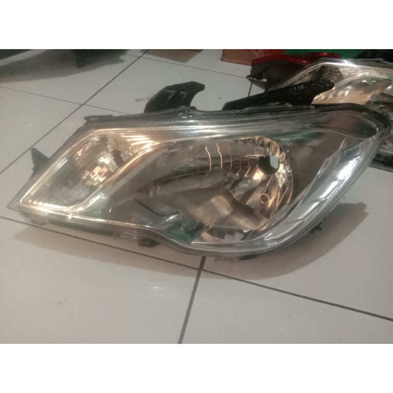 Headlamp/lampu depan Wuling confero.