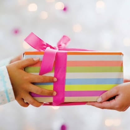 

Kertas Kado Motif Cowo Cewe / Wrapping Paper / Gift Packaging