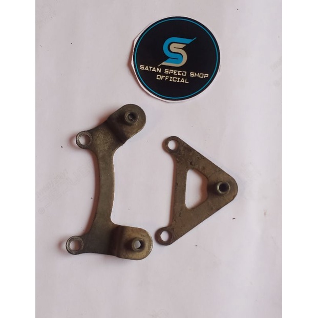 Breket Tempat Baut Undercowl Cs1