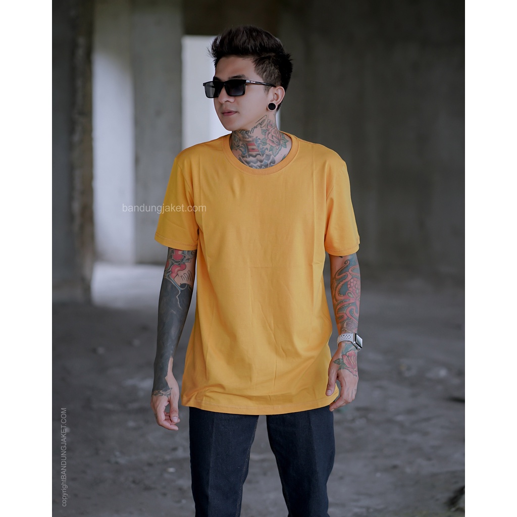 Kaos Polos Distro 100% Cotton Combed 30s II Kaos Polos Lengan Pendek Pria &amp; Wanita size M-Xl