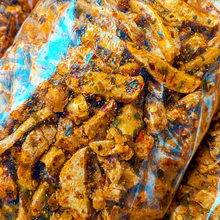 

KODEEe3E8--Basreng pedas daun jeruk 500 gram