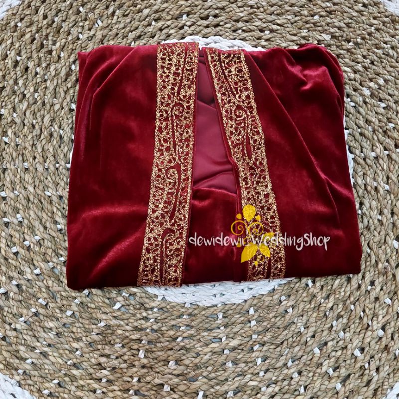 Kebaya Kutubaru Bordir Cantik / Bahan Bludru - Warna Maroon