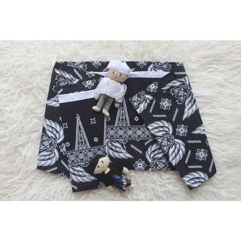 Kain Batik Baduy Banten Tapak Kebo Hitam Putih