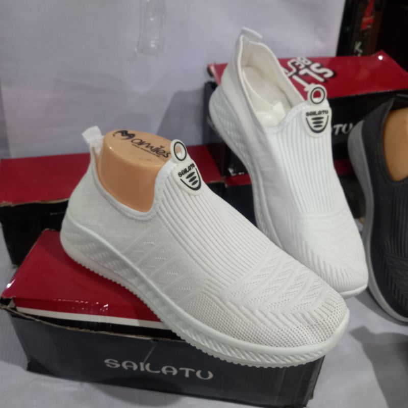 sepatu slip on putih Sailatu original import sepatu wanita