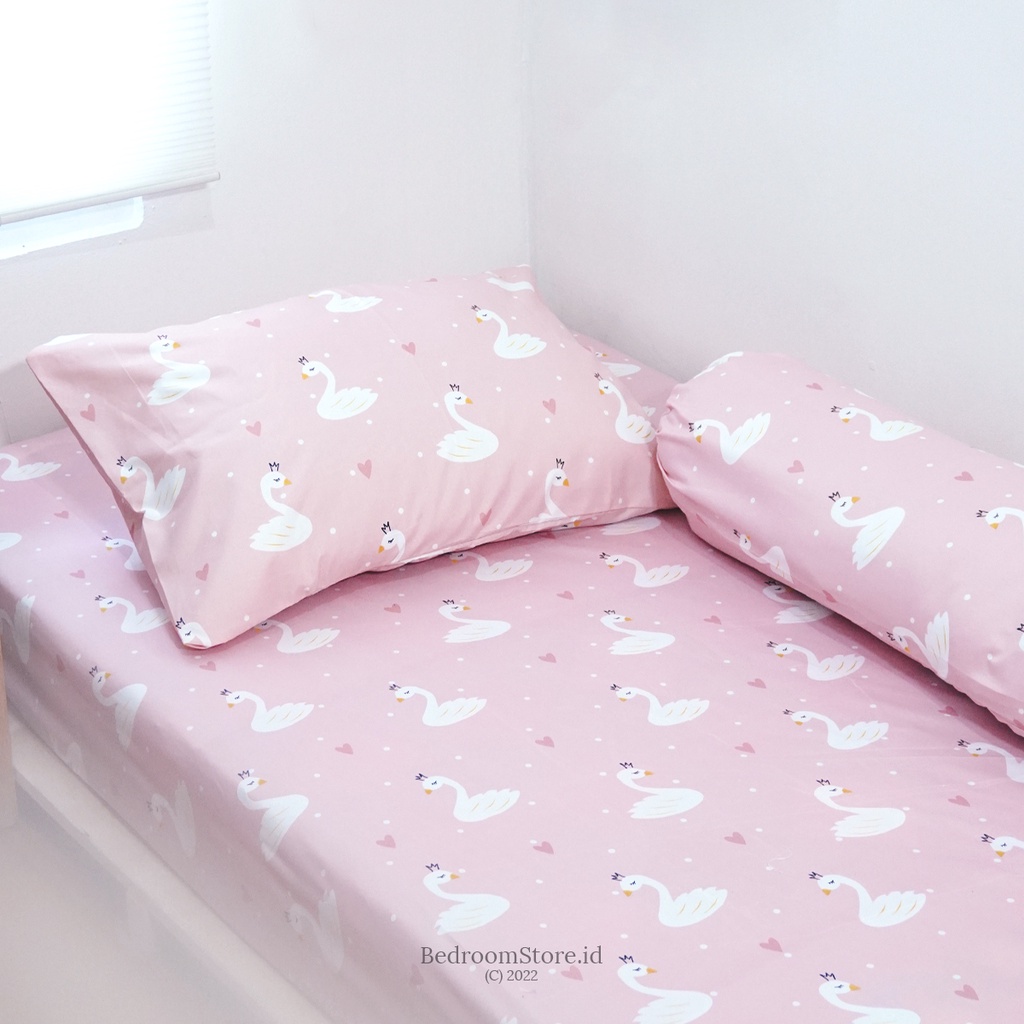 SPREI AESTHETIC MOTIF SWAN PINK SUDAH TERMASUK SARBAN SARGUL