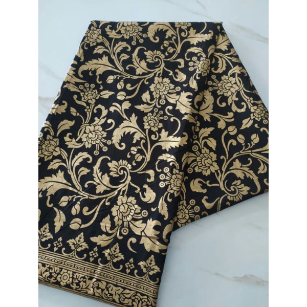 Kain Batik Prada Bakung Hitam Emas Gold