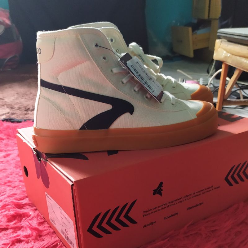 Brodo Active VTG Court Hi Natural Navy GS - SIZE 40