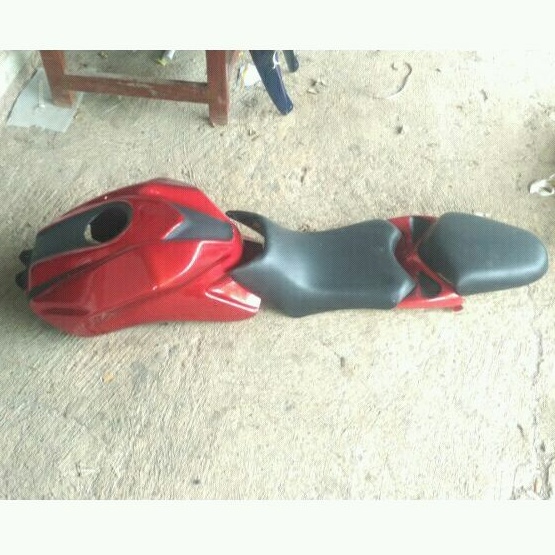 Cover Tangki +Jok pisah model Cbr250RR pnp buat Old CB150R Street fire