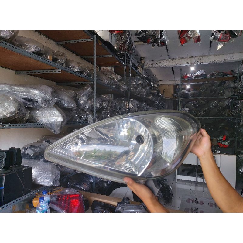 headlamp lampu depan Toyota innova lama innova 2005 - 2011 Original