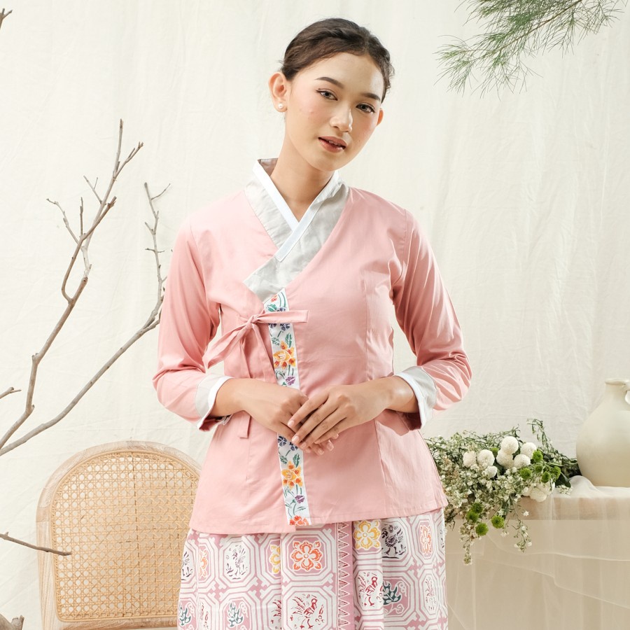 Blus Batik Hanbok Lengan Panjang Meradelima Katun Jepang Dusty Pink