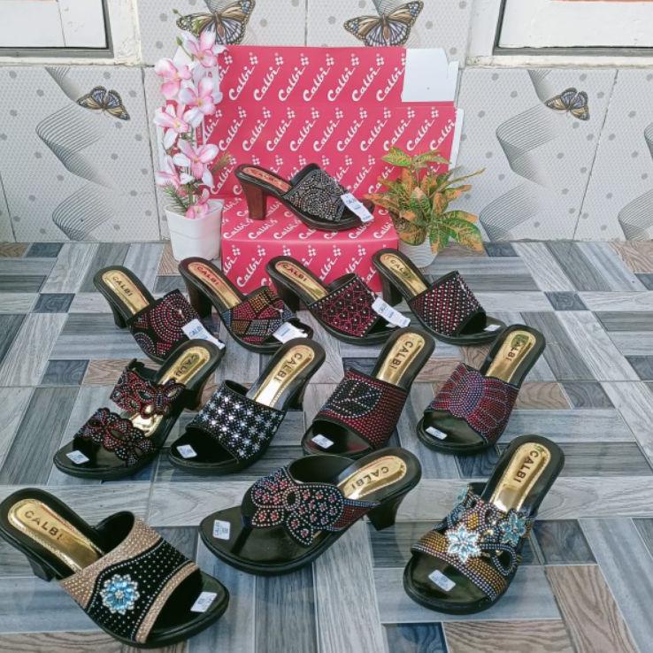 {DTH.18Oc22ᶜ} HEELS CALBI/CALBI