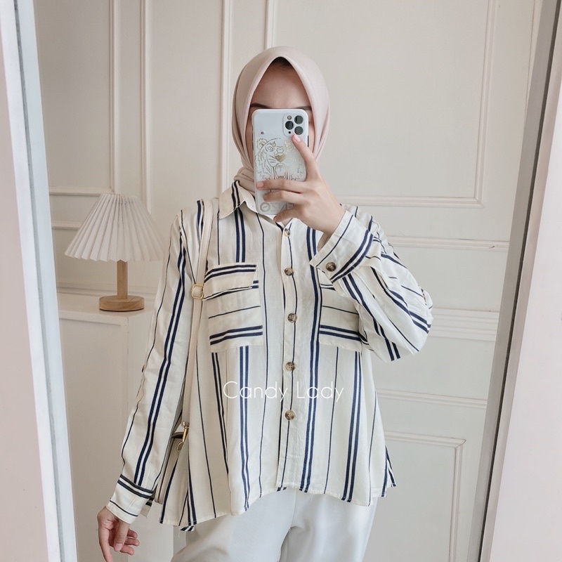 Noura Two Pocket Oversize