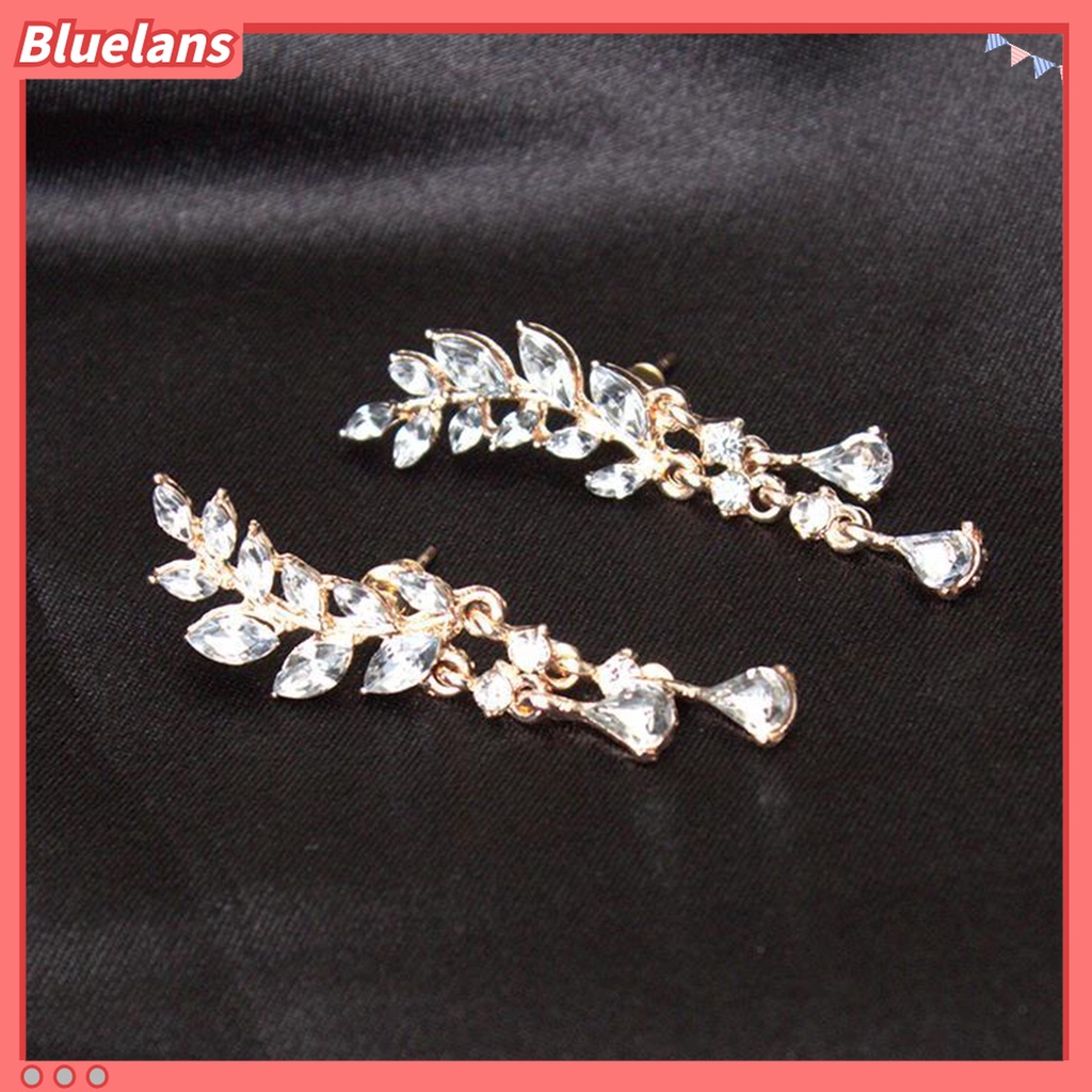 Anting Stud Desain Daun Aksen Berlian Imitasi Untuk Wanita