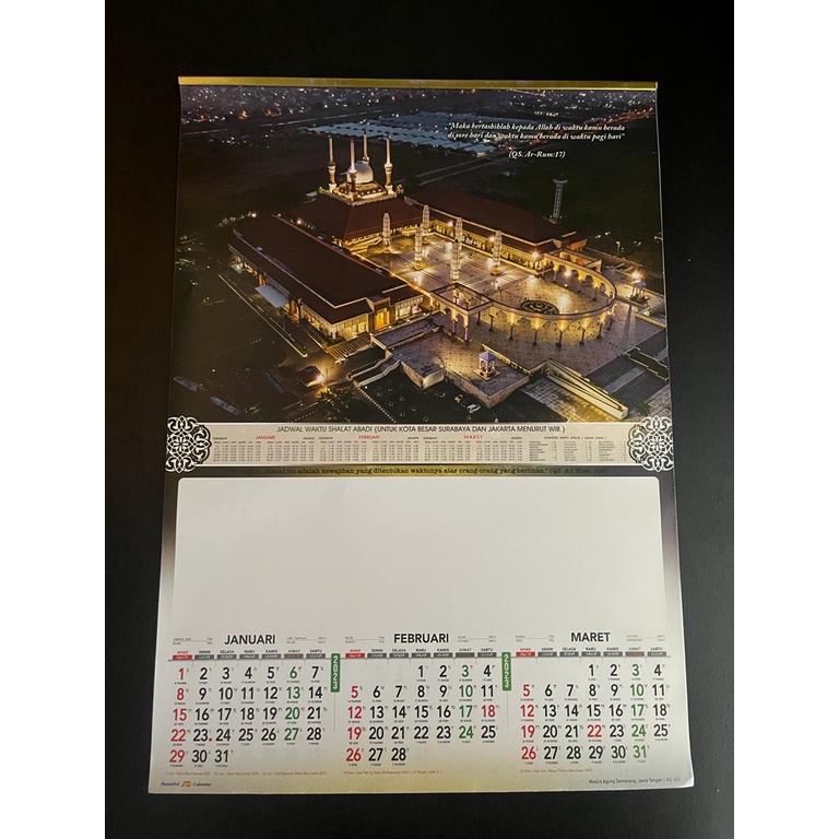 Kalender dinding triwulan 2023 motif mesjid