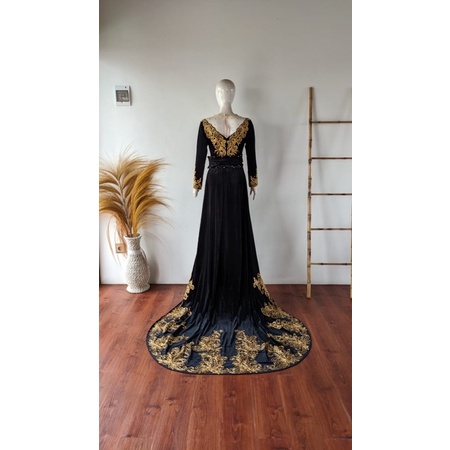 kebaya pengantin bludru sabrina