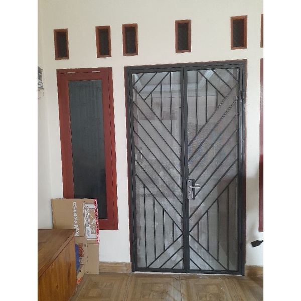 pintu tralis kawat nyamuk dobel
