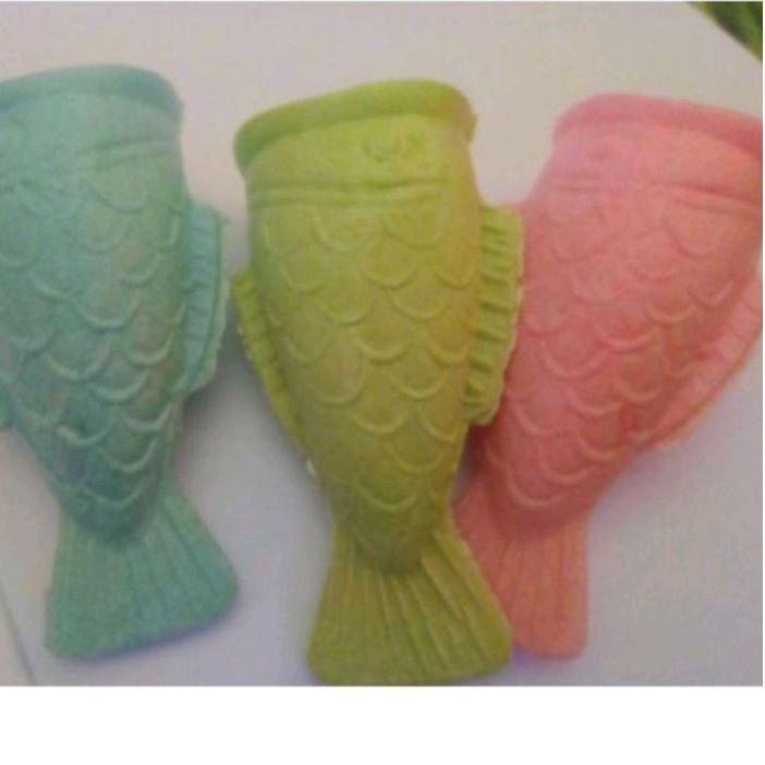 

9.9 STOK READY 5 Pack Cone Ice cream motif Ikan grosir