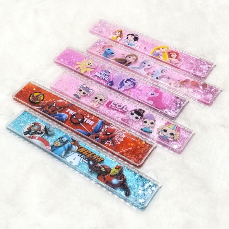 

Penggaris Glitter Air 20 cm Gambar Karakter