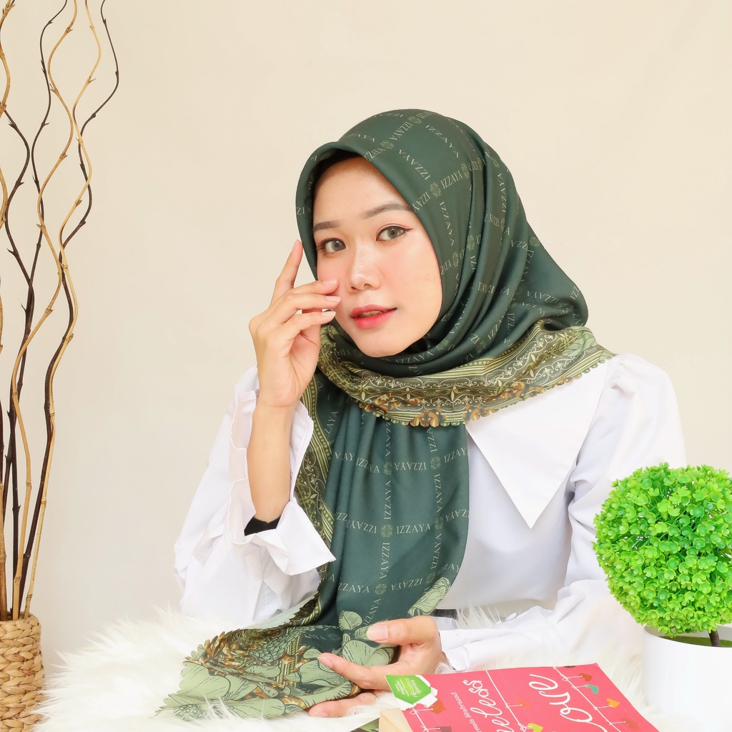 Hijab kerudung segi empat segiempat square Izzaya Monogram Series hijab motif monogram jilbab motif 