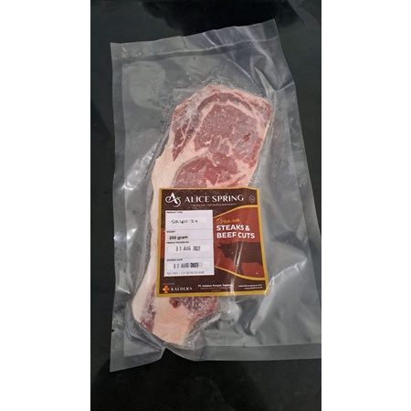 

striploin sirloin daging sapi Wagyu beef import berkualitas halal segar fresh 200gr per pack