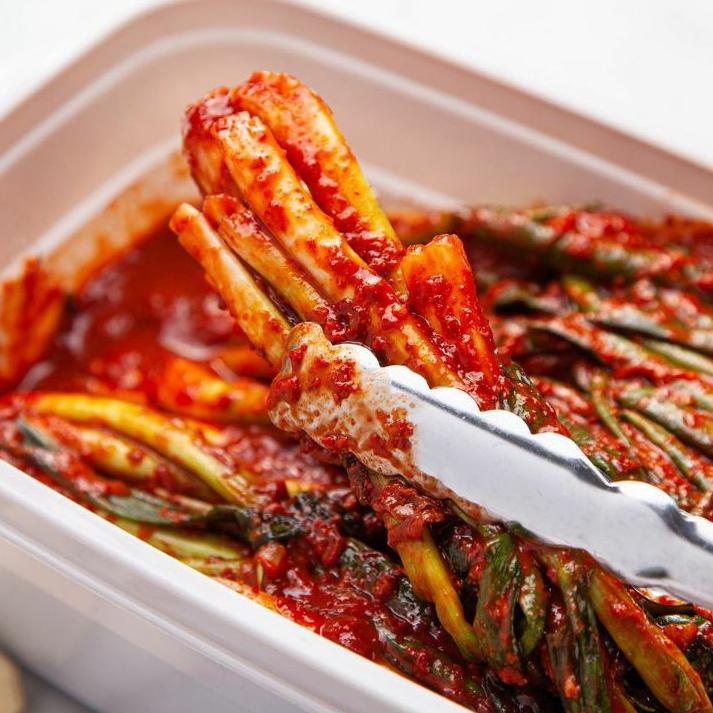 

DISKON BRANDS FESTIVAL Kimchi daun bawang / Pa Kimchi 500g Makanan Korea Halal Kimchi Korea Halal Korean Food Kfood Jajanan Cemilan Siap Saji Frozen Instant Murah Enak 