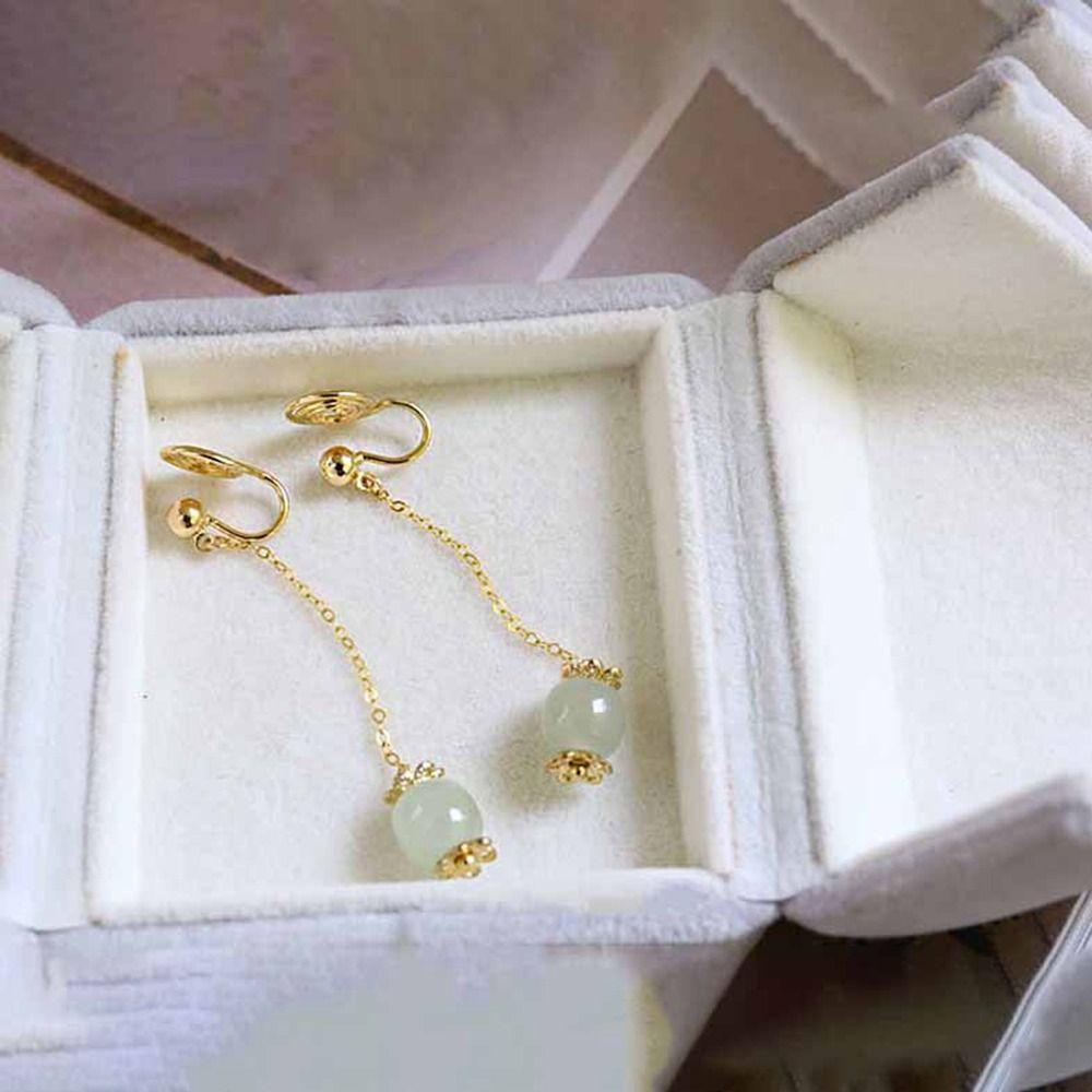 Mxbeauty Anting Perempuan Elegan Klasik Temperamen Mutiara Geometri Telinga Klip Hijau Kuno Wanita Stud Earrings Perhiasan Gaya Cina