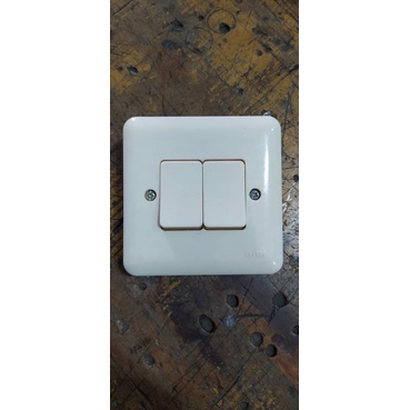 Saklar Seri Double IB OMI