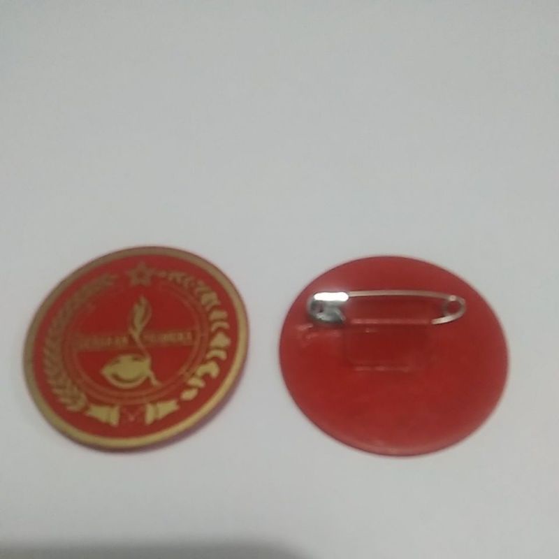 

PIN / TATOP TOPI PRAMUKA MERAH BULAT (PENGGALANG)