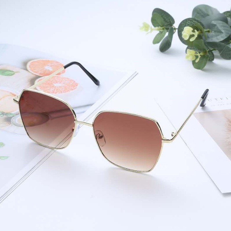 KACAMATA FASHION/KACAMATA WANITA/KACAMATA KEKINIAN