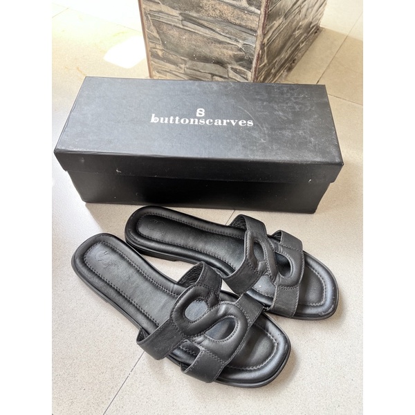 Buttonscarves kefi sandal size 40 preloved