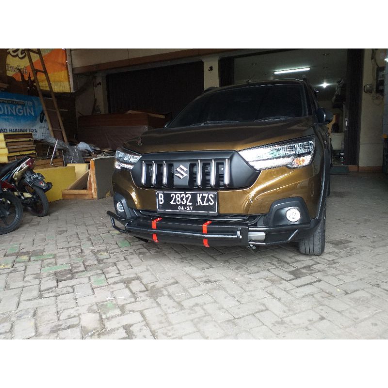 Bumper depan XL7 aksesoris towing depan XL 7 varian overland dan overland lengkung