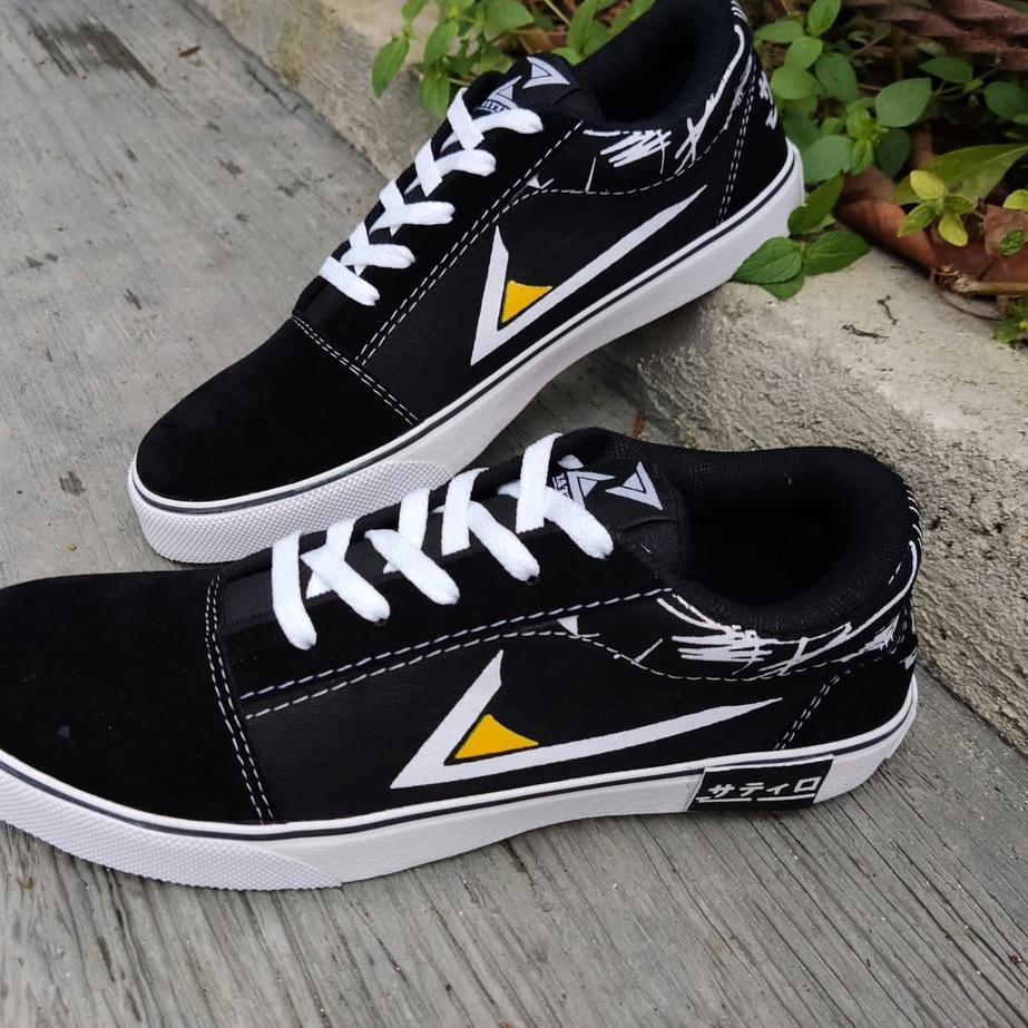 Chekout Sepatu sneakers grade orijinal spatu sekolah kuliah model Zatiro Ori White Black keren desig