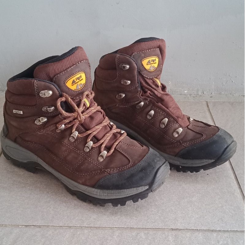 Sepatu Gunung Rei Preloved