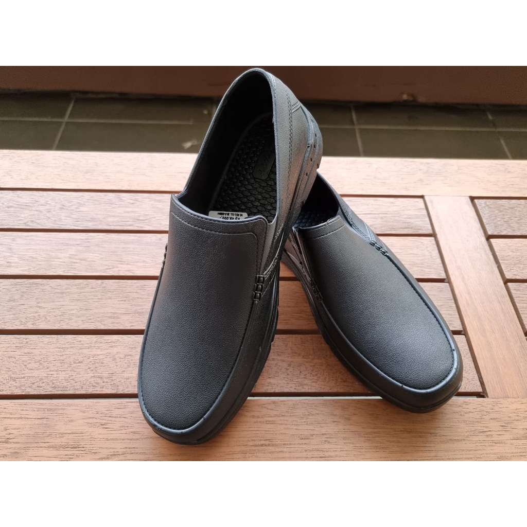 Sepatu Slip On Pria ATT AB 668 Pantofel Karet Anti Air Formal 39-44