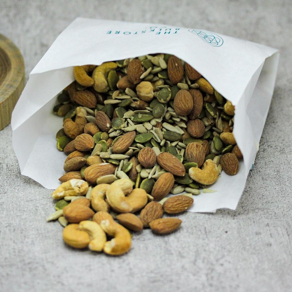 

Stok banyak BulkSource Nuts & Seeds Mix / Snack Kacang & Biji-bijian 100g 09