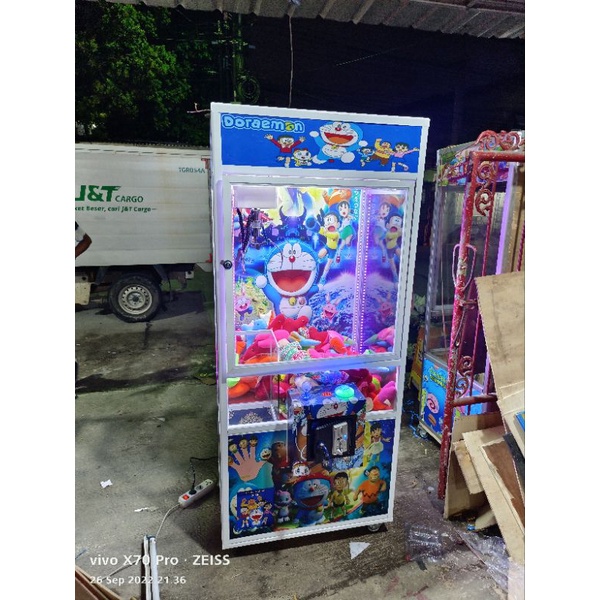 Box capit boneka tidak dengan mesin