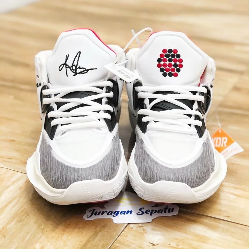 Nike Kyrie 8 Infinity &quot;Man Machine&quot;
