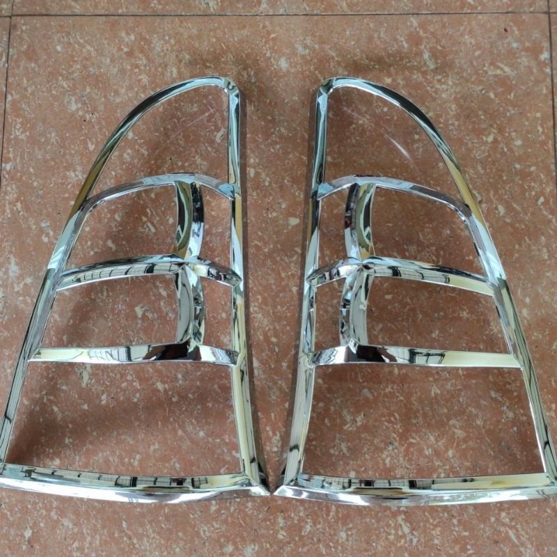 Garnish GARNIS cover lampu STOP belakang TOYOTA Grand INOVA Innova 2012 2015 2014 2013 2011 HITAM DOFF chrome crome