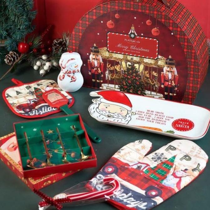 

SUITCASE CHRISTMAS HAMPERS BY PLATEFUL CO EW5346WED