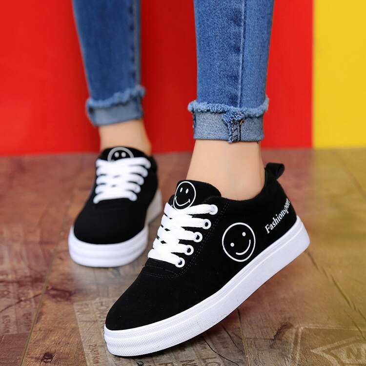 SEPATU SNEAKERS WANITA KEKINIAN / SEPATU WANITA MOTIF SMILE / SEPATU SEKOLAH REMAJA HITAM