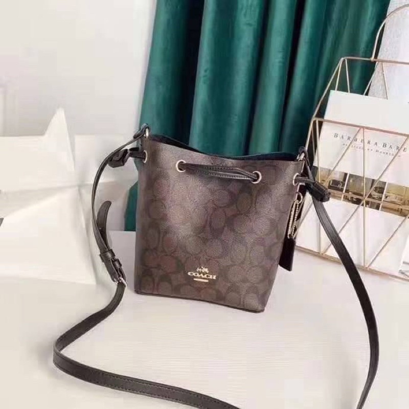 Coach Drawstring Bucket Bag Shoulder Bag (C83856)