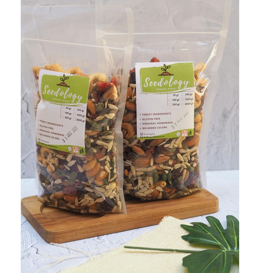 

Original Jumbo Mixed Fruit & Nut 1Kg - Campuran Kacang dan Buah Kering !!